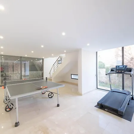Vila Modern & Spacious In Kalamar Bay