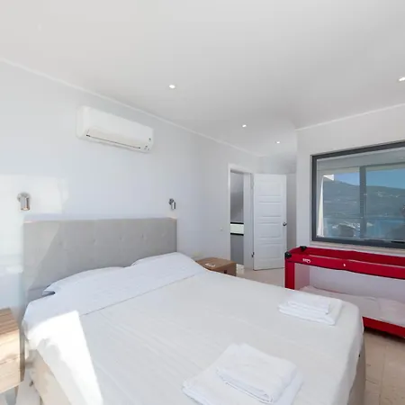 Modern & Spacious In Kalamar Bay Vila Kaş
