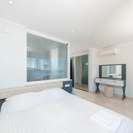 Modern & Spacious In Kalamar Bay Vila Kaş
