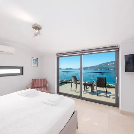 Vila Modern & Spacious In Kalamar Bay