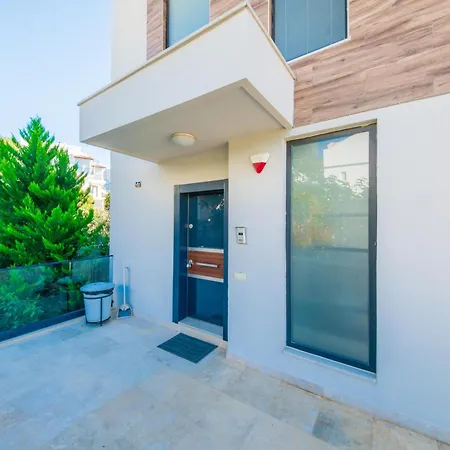 Modern & Spacious In Kalamar Bay Vila