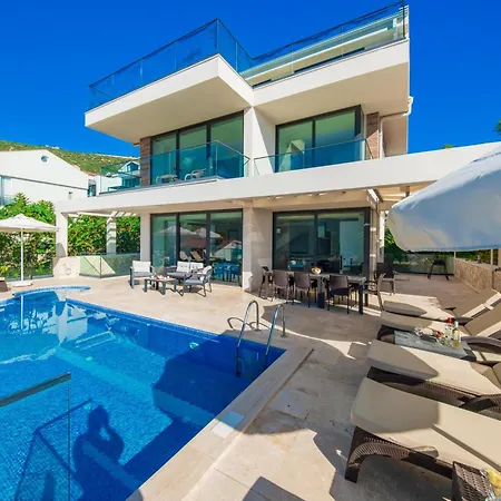 Vila Modern & Spacious In Kalamar Bay