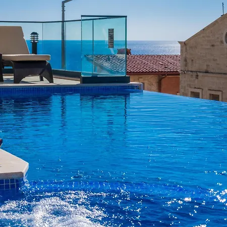 Modern & Spacious In Kalamar Bay *