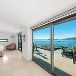 Modern & Spacious In Kalamar Bay Villa *