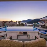 Modern & Spacious In Kalamar Bay *