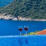 Modern & Spacious In Kalamar Bay *