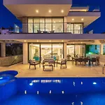 Modern & Spacious In Kalamar Bay