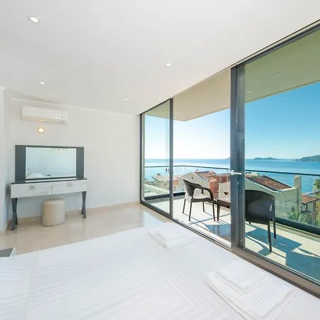 Modern & Spacious In Kalamar Bay *