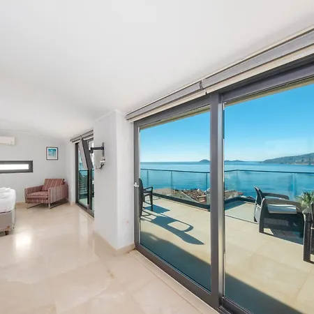 Modern & Spacious In Kalamar Bay Villa *