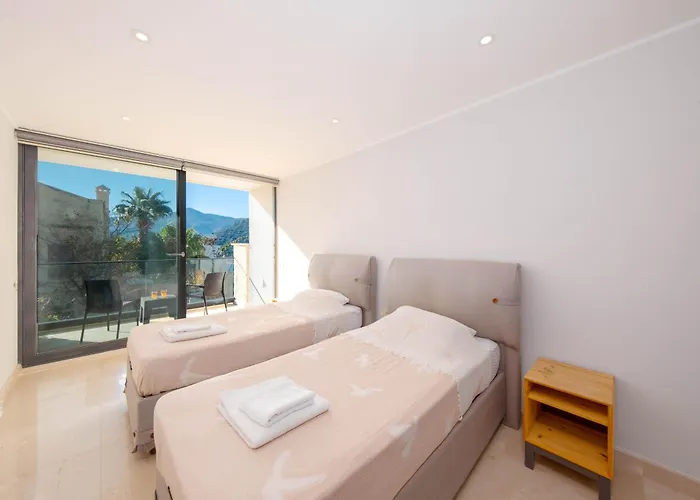 别墅 Modern & Spacious In Kalamar Bay *