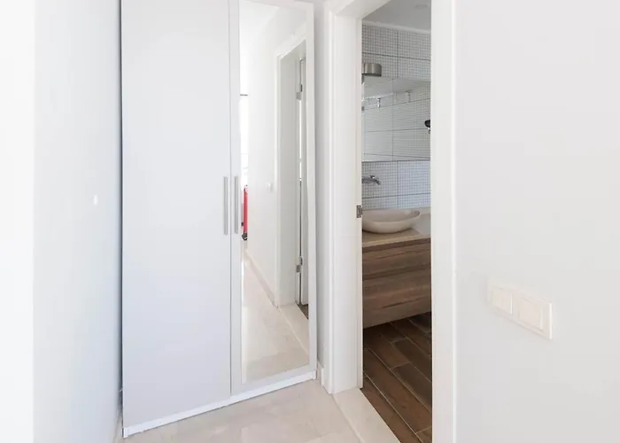 Modern & Spacious In Kalamar Bay 别墅