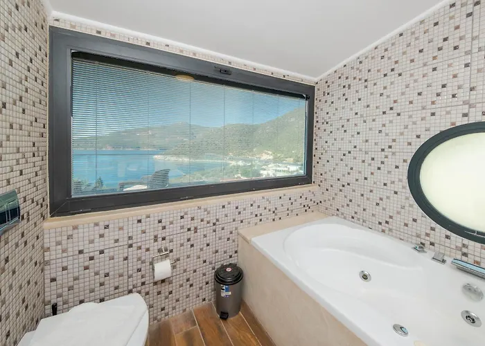 Modern & Spacious In Kalamar Bay *