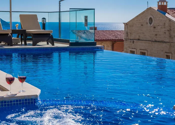 Modern & Spacious In Kalamar Bay *