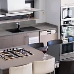 Villa Modern & Spacious In Kalamar Bay