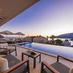 Villa Modern & Spacious In Kalamar Bay *