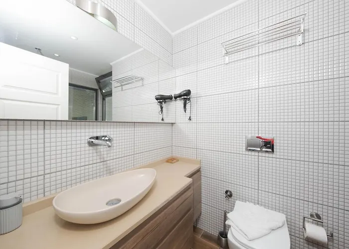 Modern & Spacious In Kalamar Bay *