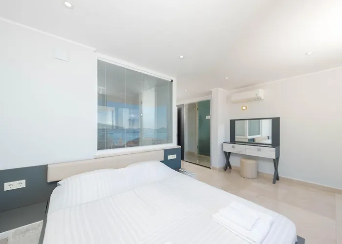 Modern & Spacious In Kalamar Bay Villa Kaş